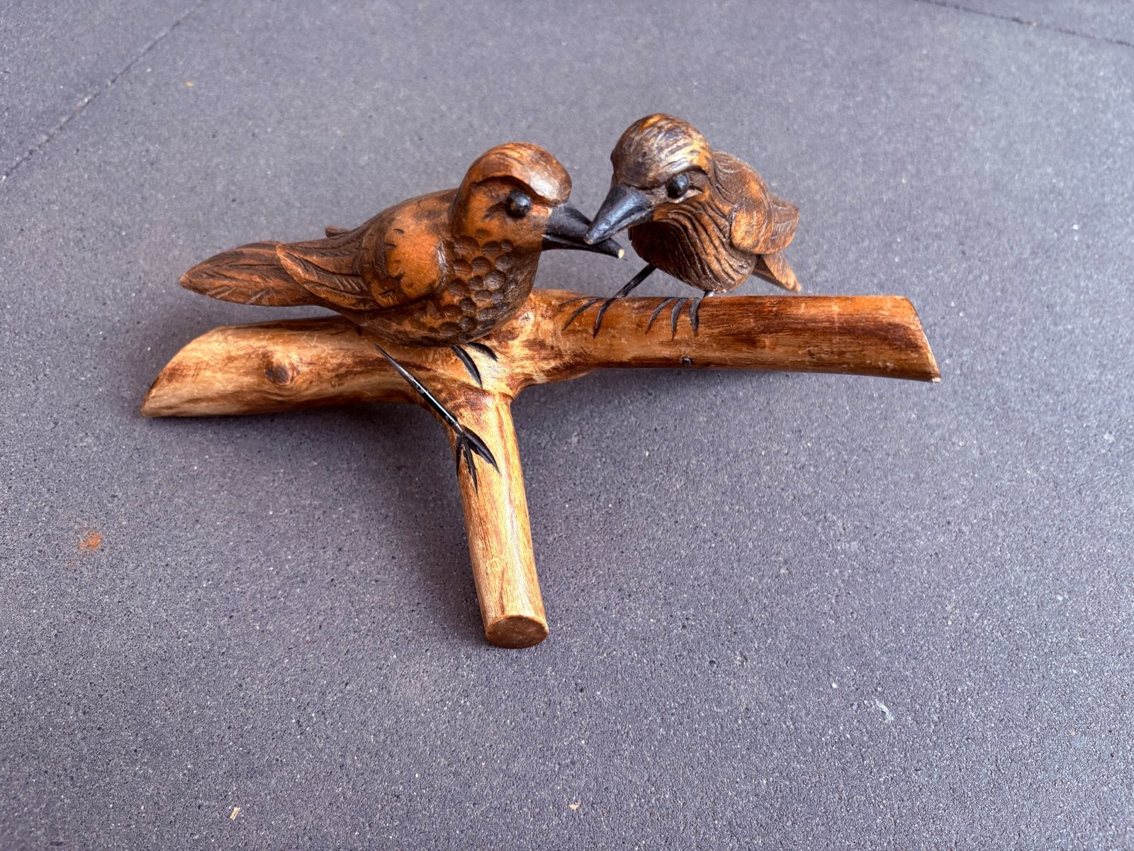 Vintage Houten sculptuur van twee vogels op een tak, Minder dan 20 cm, Ophalen of Verzenden, Handgemaakt, Beeld
