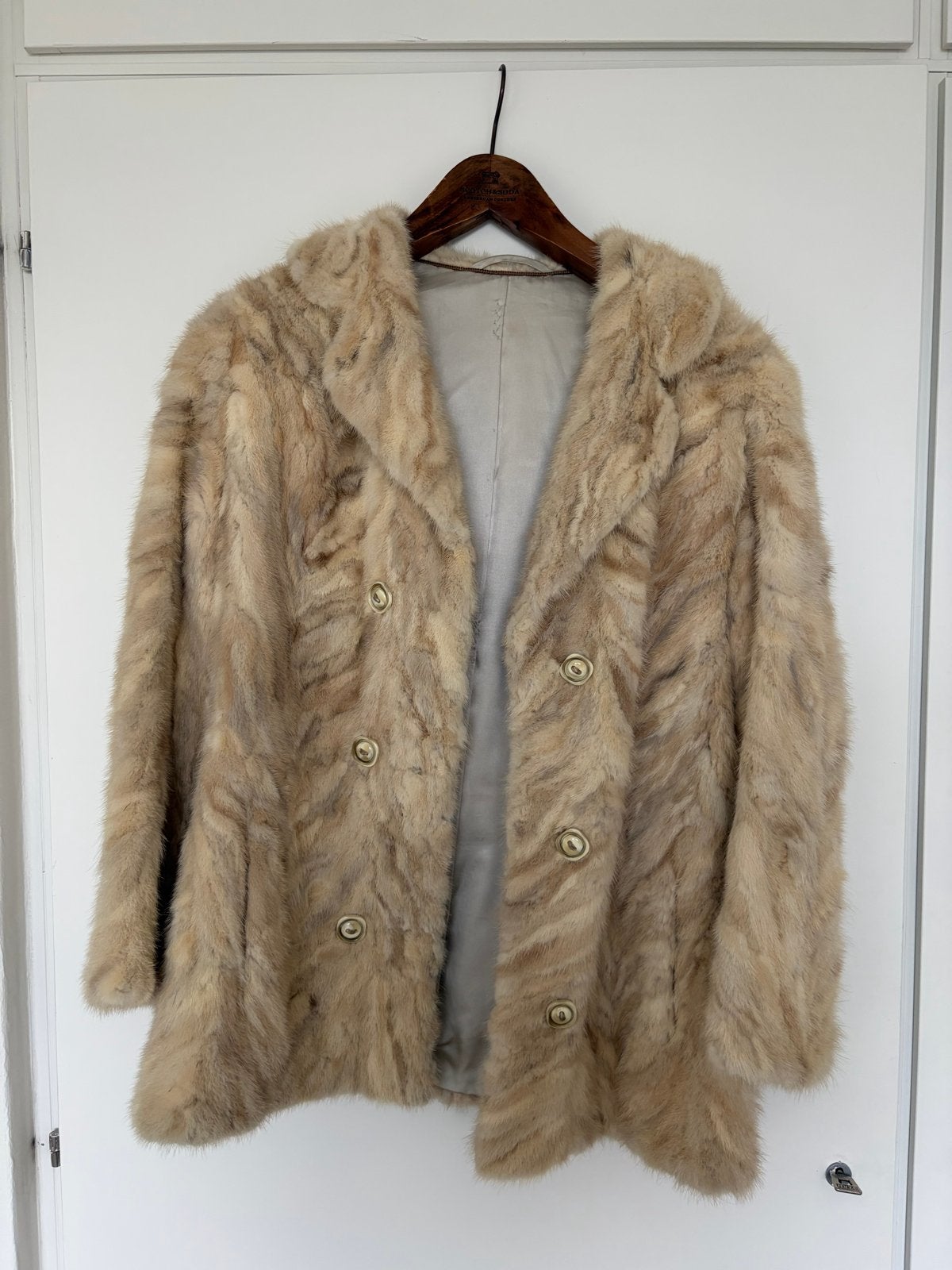 Vintage bontmantel beige (vermoedelijk echt bont), Ophalen of Verzenden, Zo goed als nieuw, Maat 38/40 (M), Beige