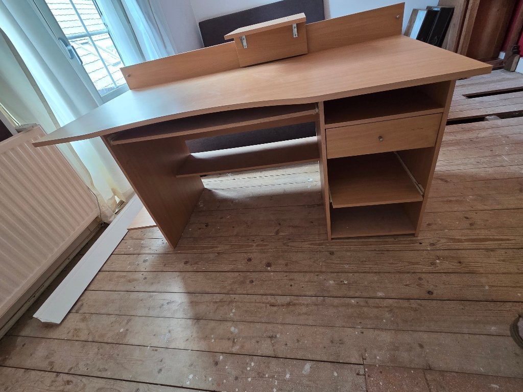 Praktisch bureau met veel opbergruimte en lades, Huis en Inrichting, Bureaus, Gebruikt, 150 cm, Hout, Bruin