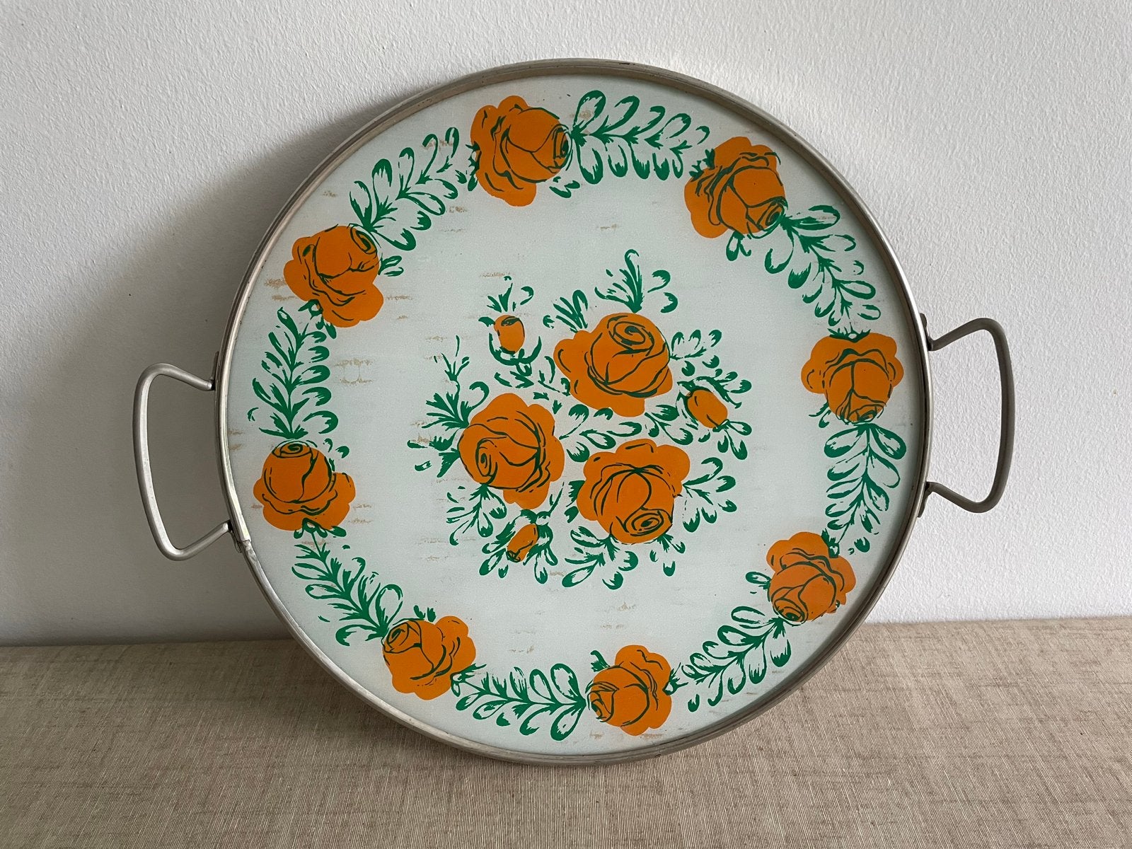 Vintage dienblad met oranje rozen en groene bladeren, Ophalen of Verzenden, Rond, Metaal