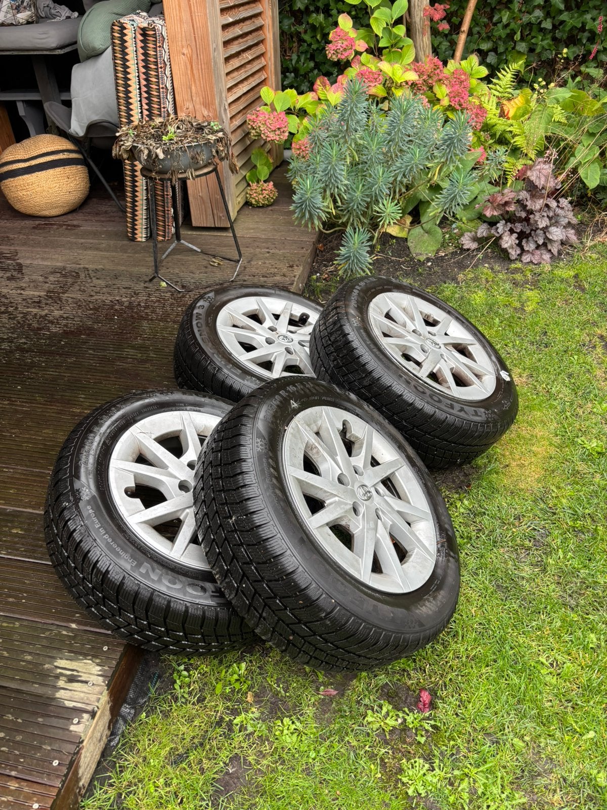 Winterbanden op velg  205/60 R16 ET39 5x114,3 naaf 60,1 mm., Auto-onderdelen, Ophalen, Gebruikt, 16 inch, Banden en Velgen