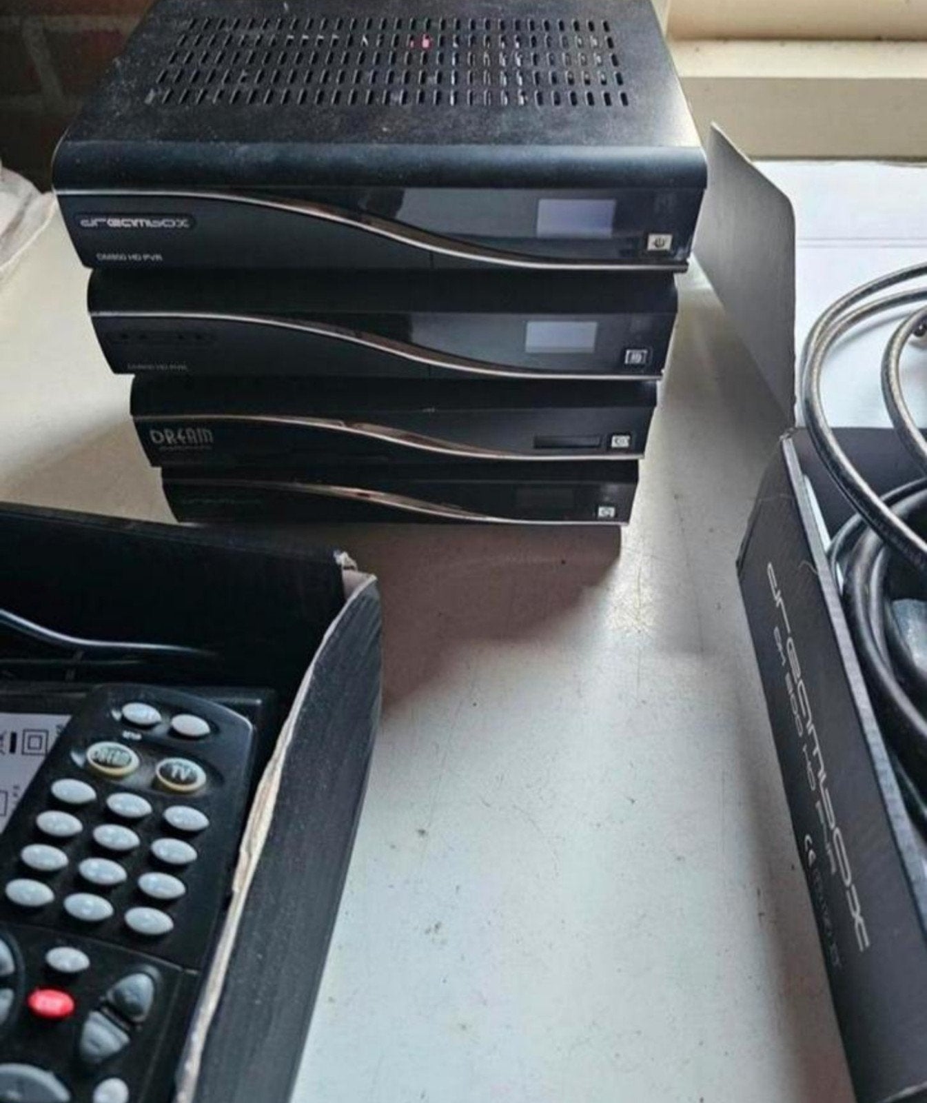Dreambox DM800 HD PVR Decoders met afstandsbedieningen, Ophalen of Verzenden, Gebruikt, Harddiskrecorder