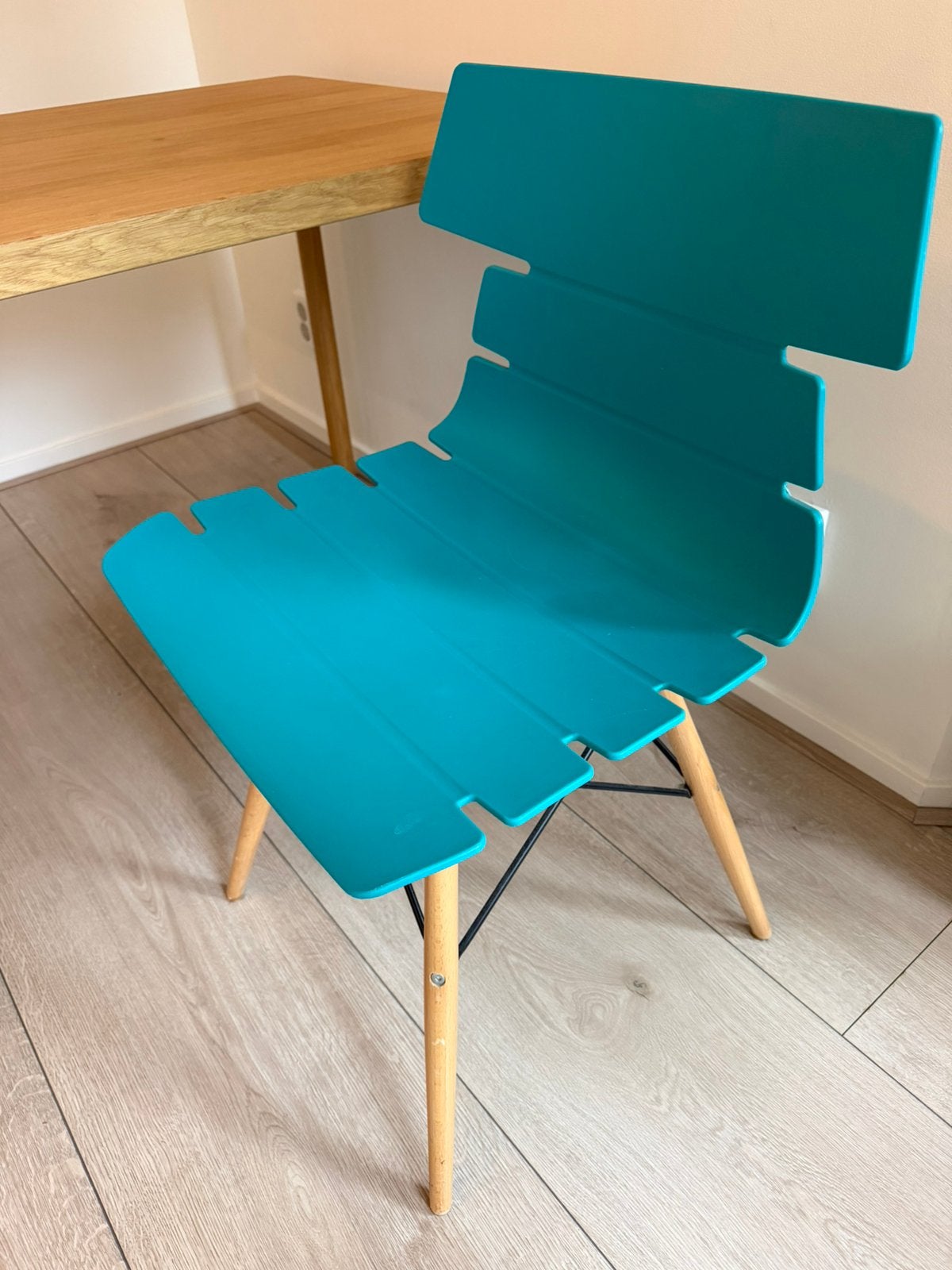 4 stijlvolle turquoise designstoelen in Eames/Vitra-stijl, Overige kleuren, Zo goed als nieuw, Vier, Vitra Eames
