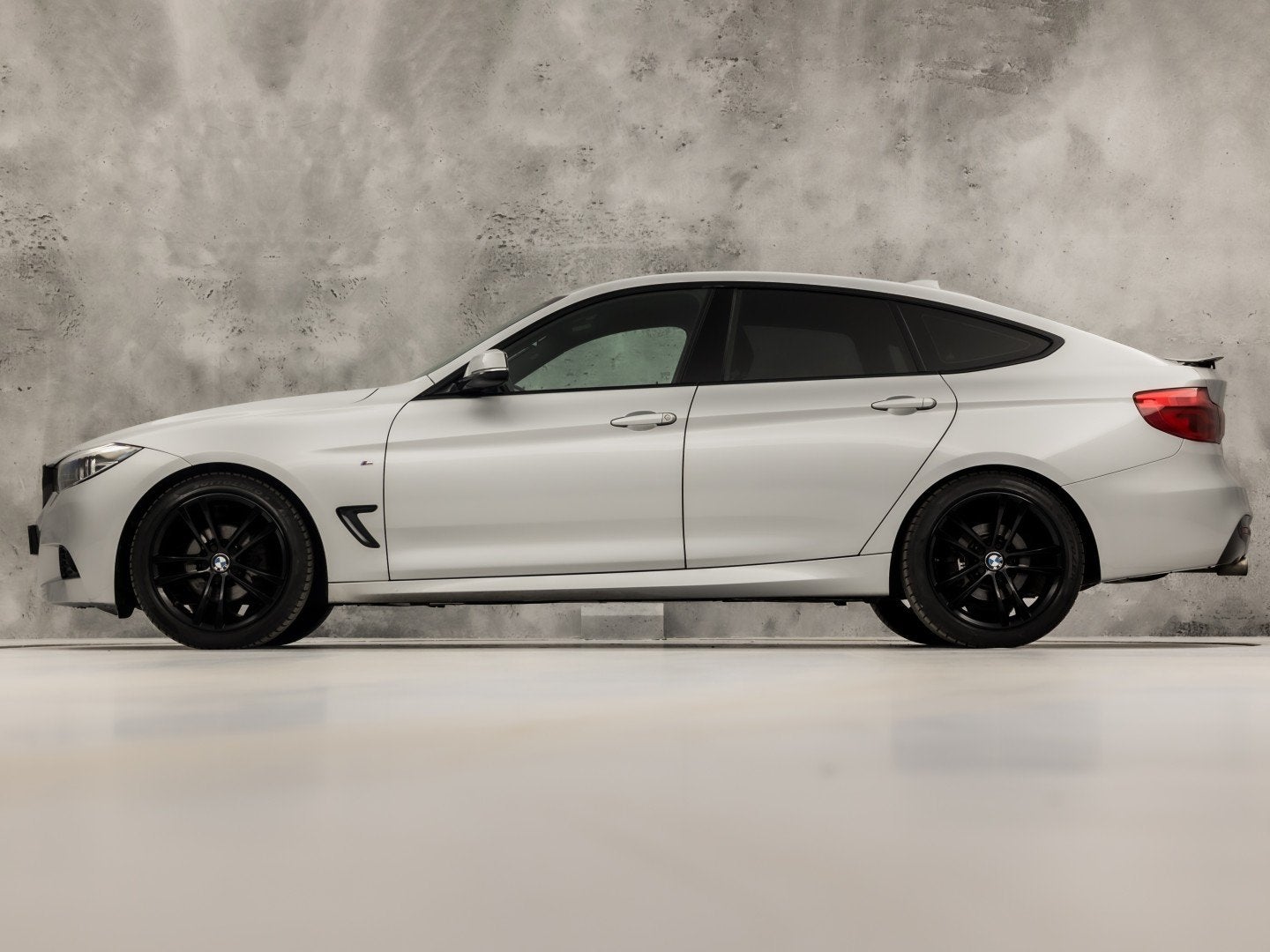 BMW 3 Serie GT 320i M Sport High Executive 184Pk Automaat (G, Automaat, Achterwielaandrijving, Gebruikt, 4 cilinders