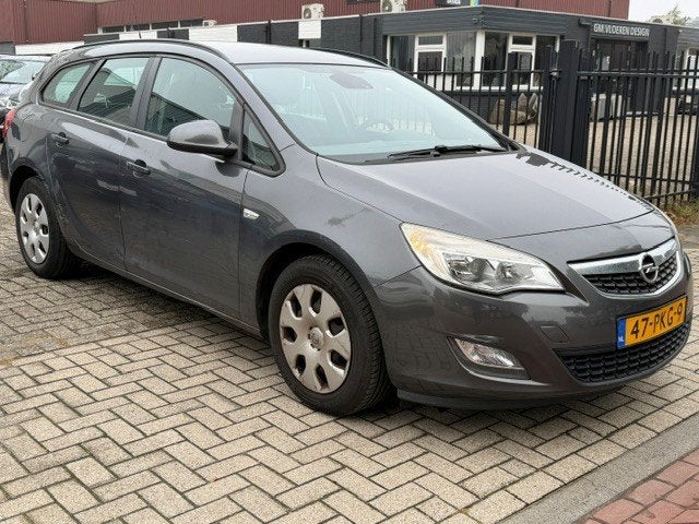 Opel Astra Sports Tourer 1.3 CDTi S/S Edition Airco Nw. APK, Auto's, Voorwielaandrijving, 730 kg, Gebruikt, Origineel Nederlands