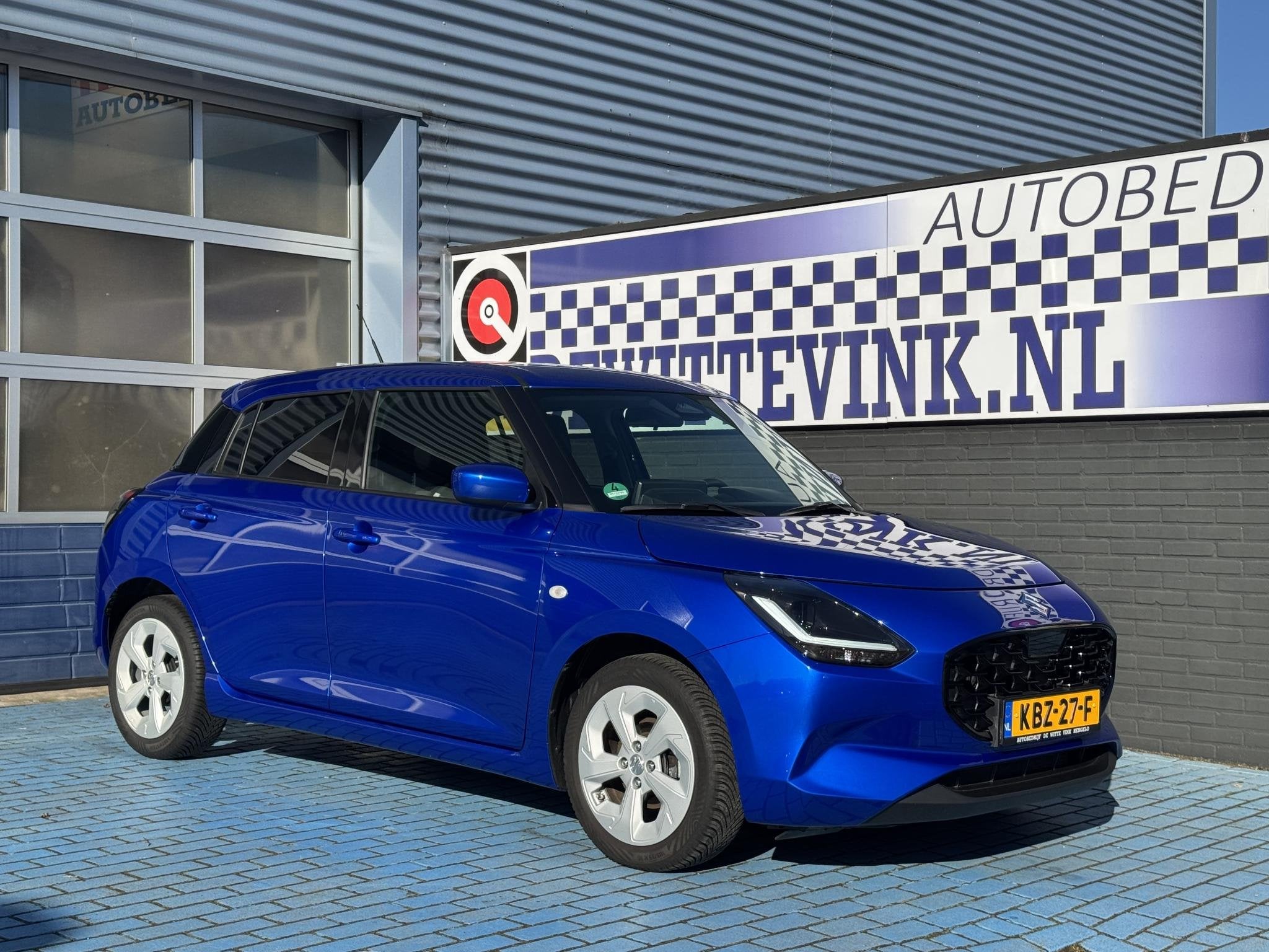 Suzuki Swift 1.2 Smart Hybrid ADAP CRUISE P-CAM STOELVERW.AP, Auto's, Stof, Gebruikt, Euro 6, 4 cilinders