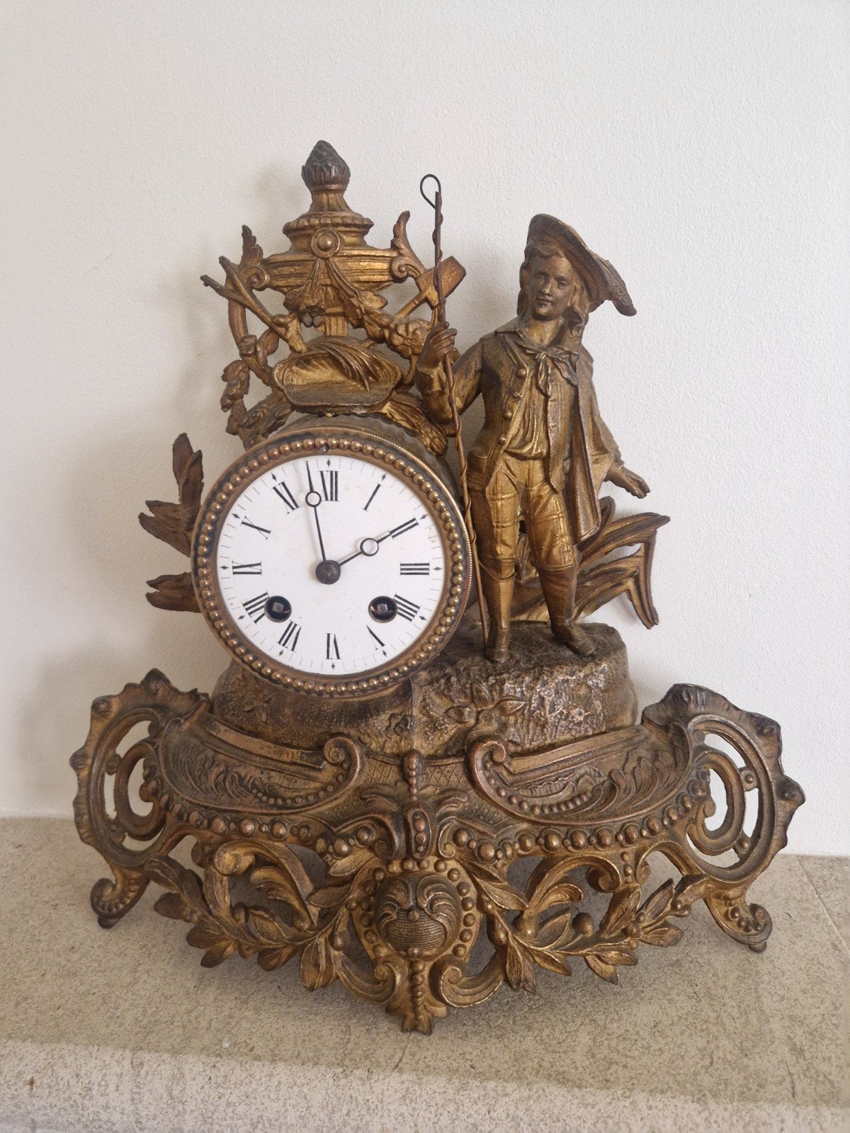 Antieke pendule of schouwklok met beeld van plattelandsleven, Ophalen of Verzenden