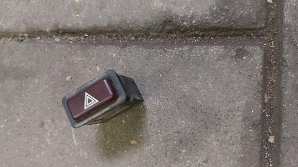 Gevarenlicht knopje BMW  E30 type, Ophalen of Verzenden