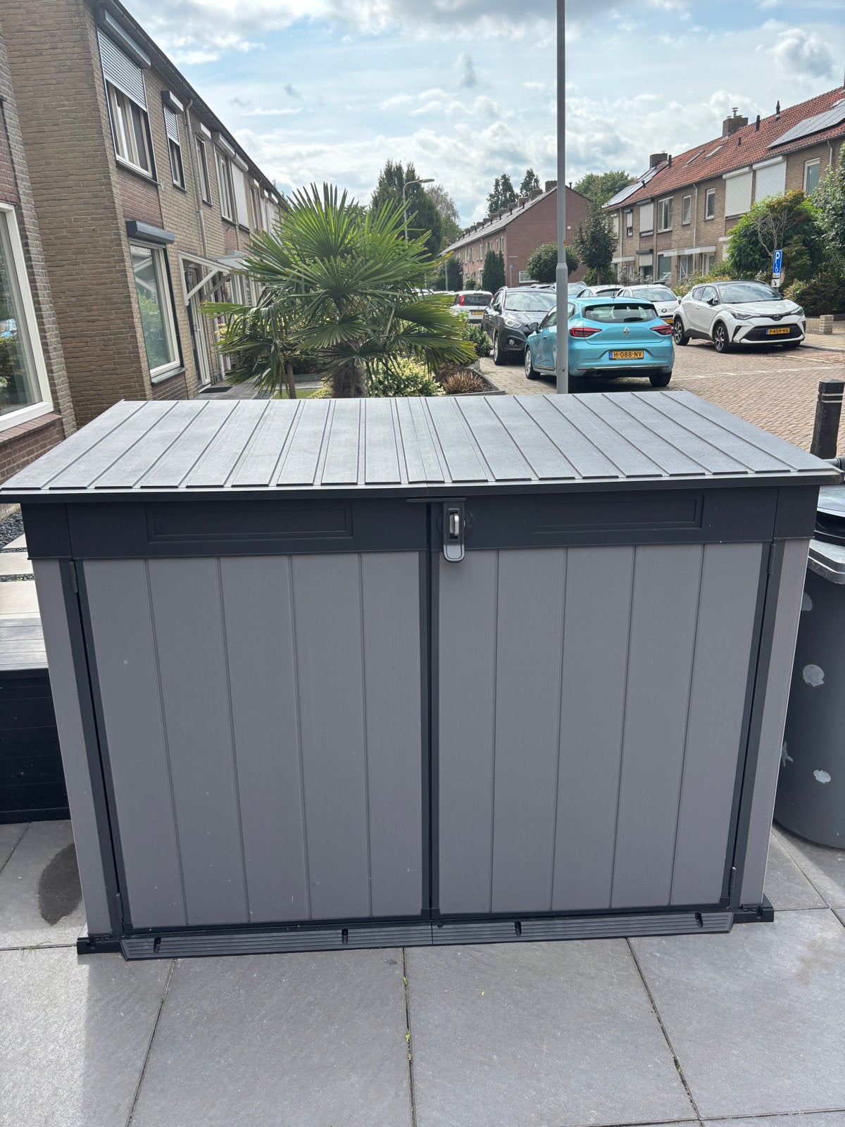 Grote kunststof berging voor containers of fietsen, Ophalen, Zo goed als nieuw, Kunststof, Containerberging