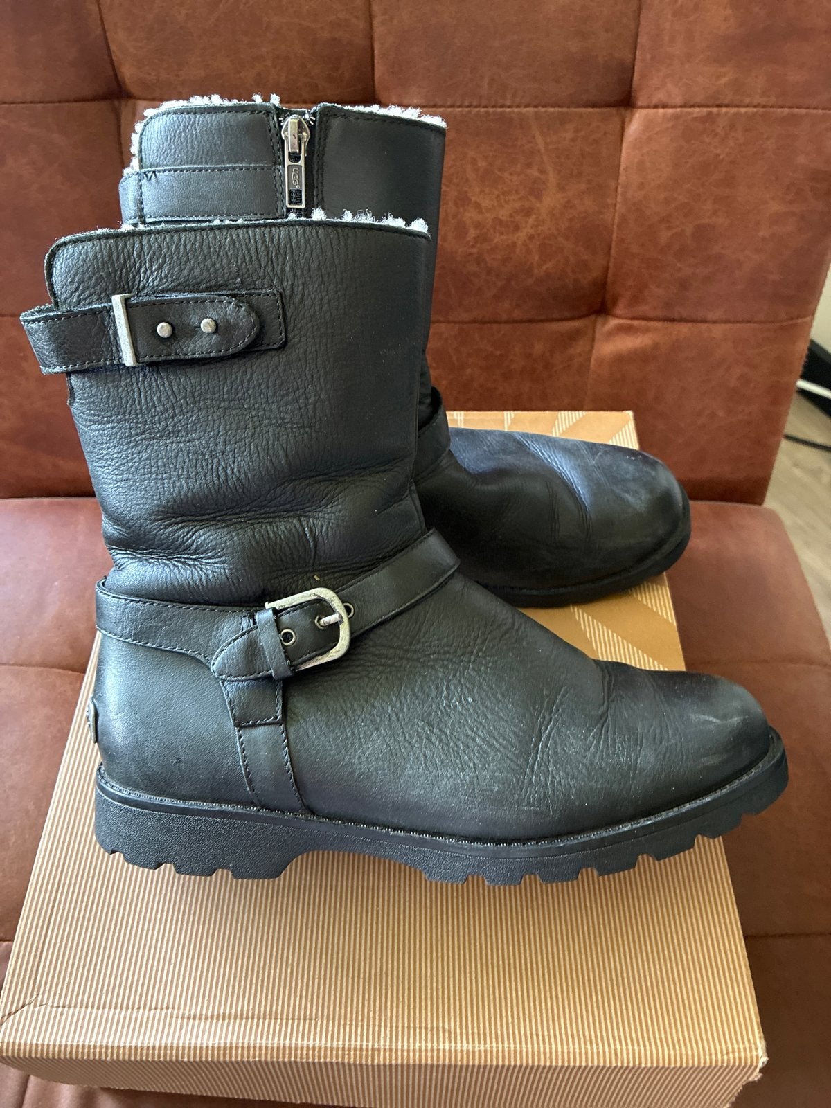 UGG W Cambridge Leren Laarzen - Maat 39, Kleding | Dames, Schoenen, Ophalen of Verzenden, Gedragen, Zwart, Lage of Enkellaarzen