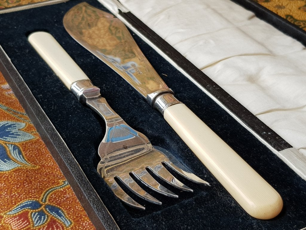 Mooi oud Engels silverplate viscouvert in een etui 31,4 cm., Antiek en Kunst, Antiek | Bestek, Ophalen of Verzenden