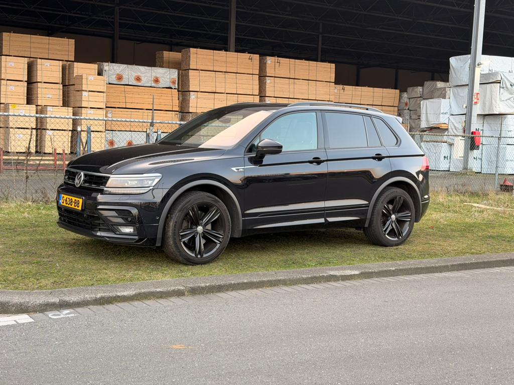 Volkswagen Tiguan 2.0 TDI 191pk 4Motion DSG 2019 Zwart, Auto's, Automaat, 1655 kg, Zwart, 14 km/l