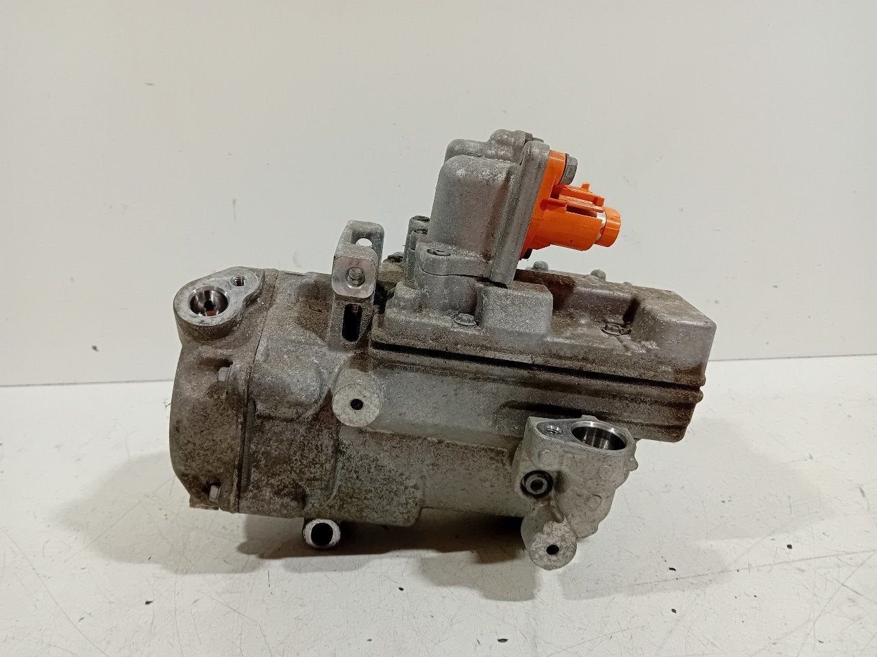 Airco pomp Renault Kangoo, Onderdelen@venauto.nl, Van der Ven Autorecycling B.V., Gebruikt, Ettenseweg 76, 4706 PB Roosendaal, The Netherlands