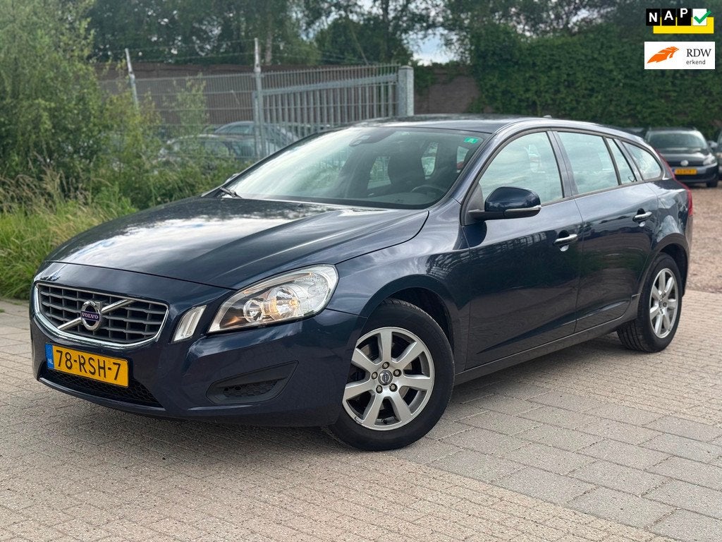 Volvo V60 1.6 T3 Kinetic Airco Cruise Navi Psensor, Voorwielaandrijving, 15 km/l, Gebruikt, 4 cilinders