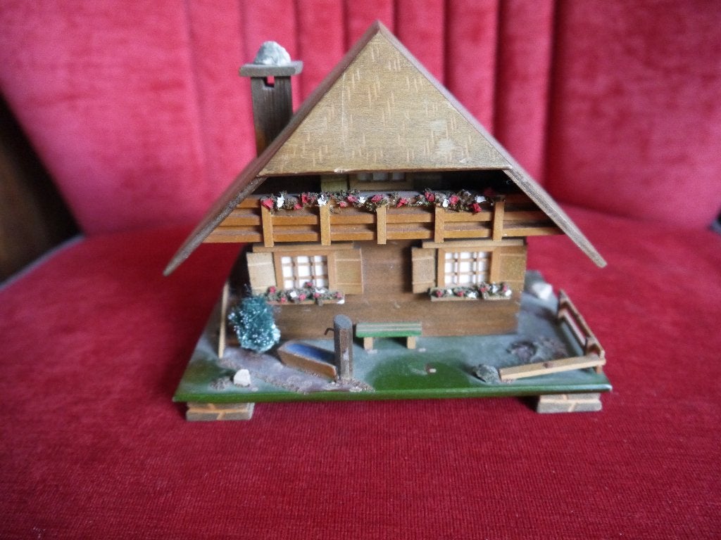 vintage reuger sieraden chalet  met muziek, Ophalen of Verzenden