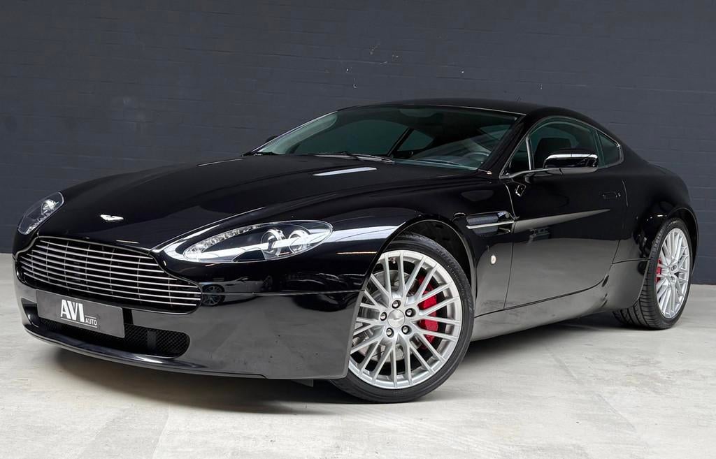 Aston Martin V8 Vantage 4.3 V8 Dealer Onderhouden 2e Eigenaa, Achterwielaandrijving, Gebruikt, Xenon verlichting, Zwart