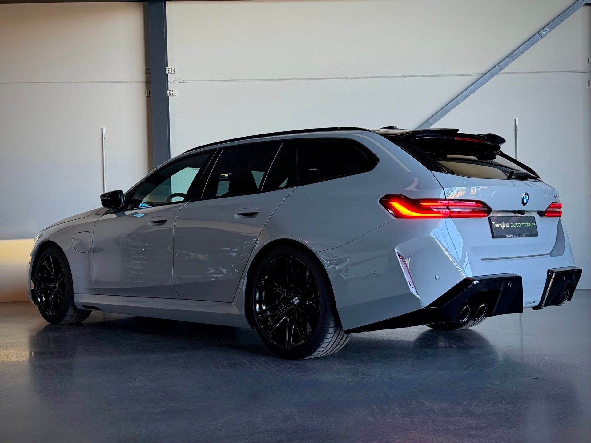 BMW 5-serie Touring M5, Carbon, Panodak, Trekhaak, Silversto, 8 cilinders, 4395 cc, Leder, 5-Serie
