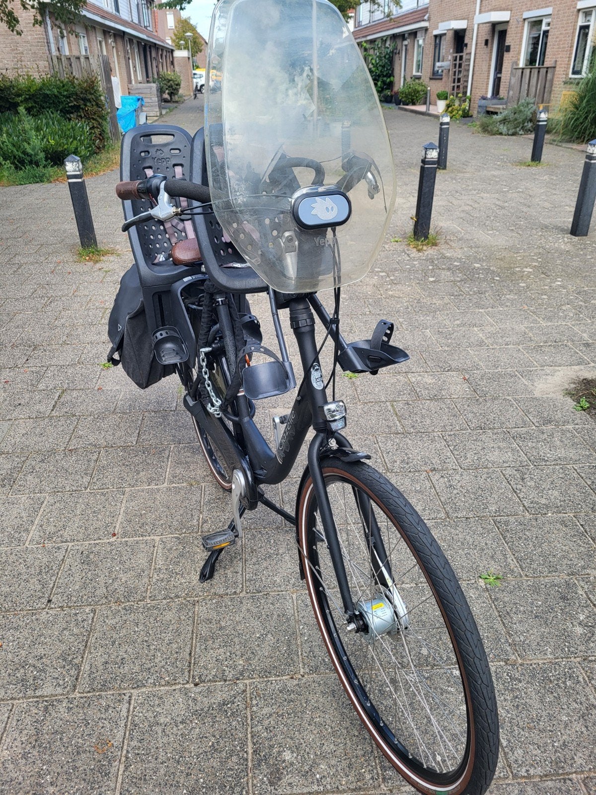Gazelle Bloom moederfiets met Yepp zitjes en fietstassen, Fietsen en Brommers, Ophalen, 2 zitjes, Gebruikt, Dubbele standaard