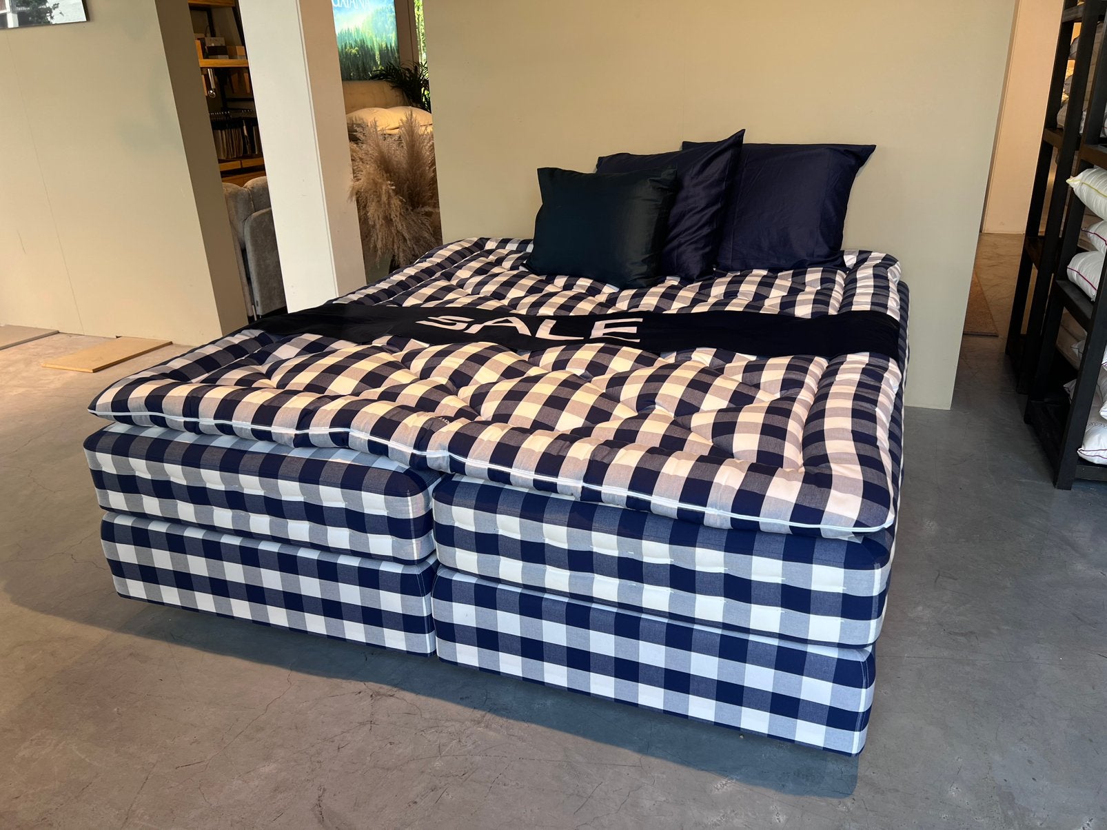 Leegverkoop Hastens Ede, Ophalen, 210 cm, 180 cm, Nieuw