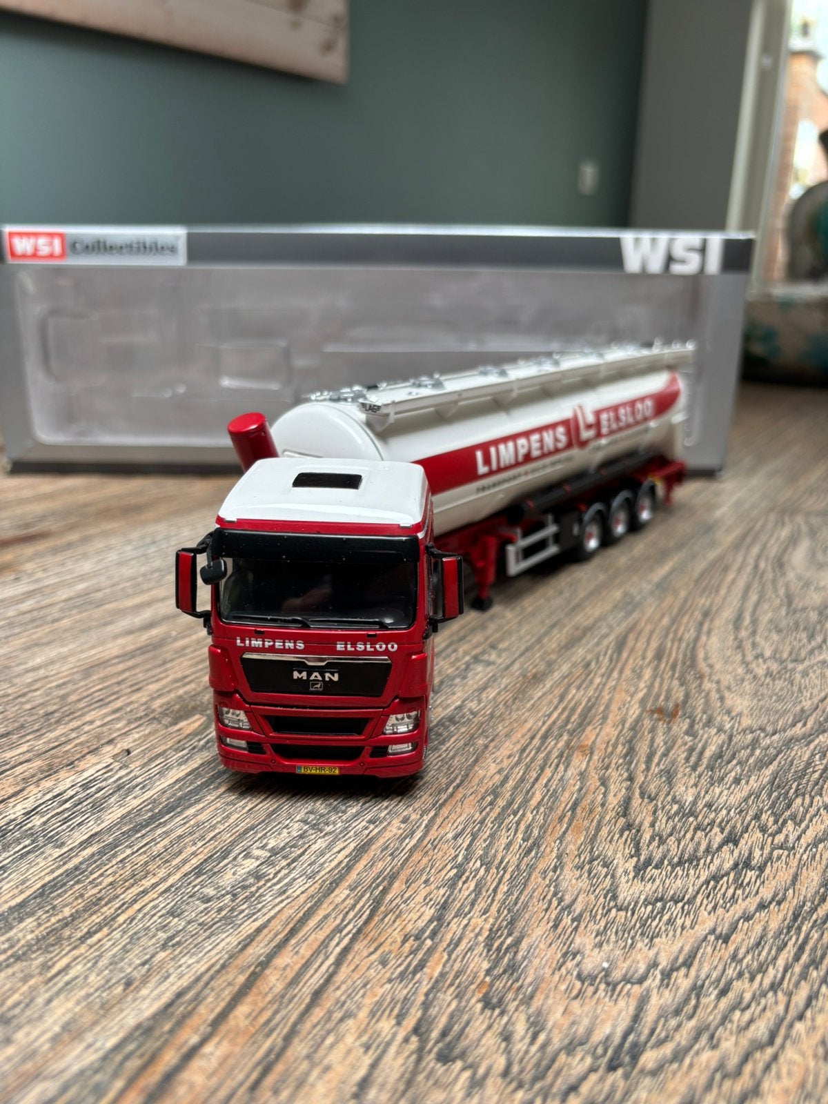 WSI MAN TGX Limpens Elsloo, Hobby en Vrije tijd, Ophalen of Verzenden, Zo goed als nieuw, Bus of Vrachtwagen, Wsi