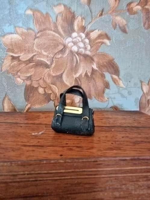 Miniaturen tasje voor poppenhuis - Zwart met goud, Ophalen of Verzenden, Nieuw, Decoratie