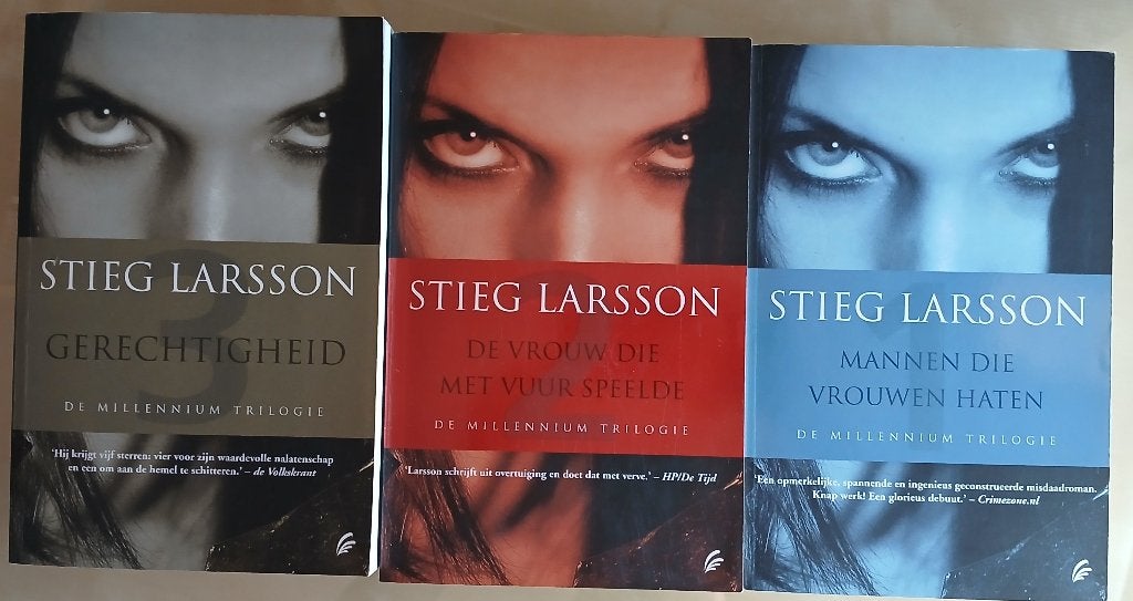 Stieg Larsson. De millennium trilogie, Ophalen of Verzenden, Gelezen