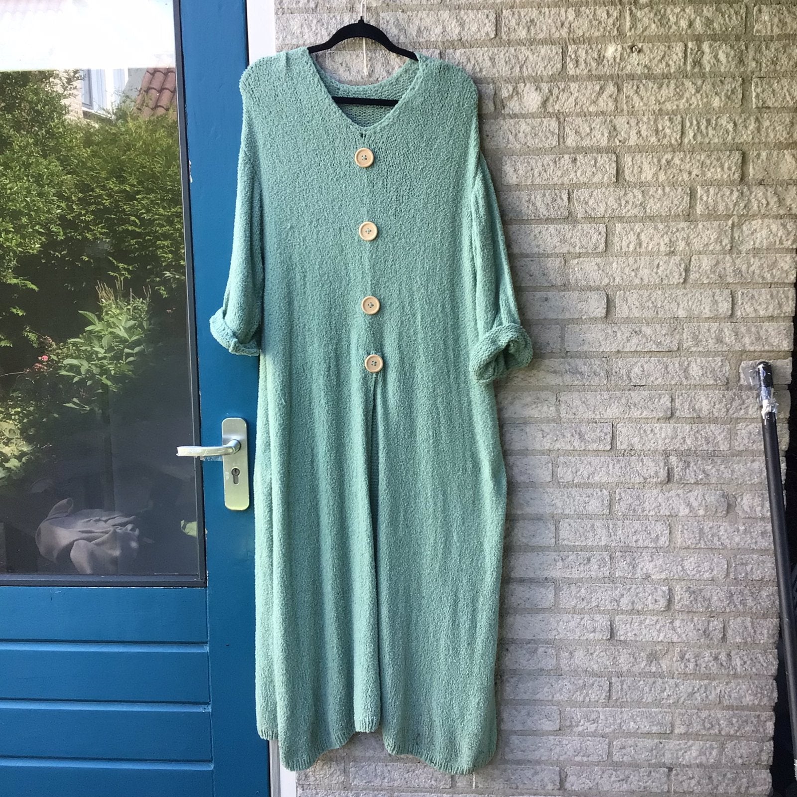 Aparte llange zelfgebreide TRUI met SPLIT,NIEUW, mt 40-48, Kleding | Dames, Ophalen of Verzenden, Nieuw, Maat 42/44 (L), Groen