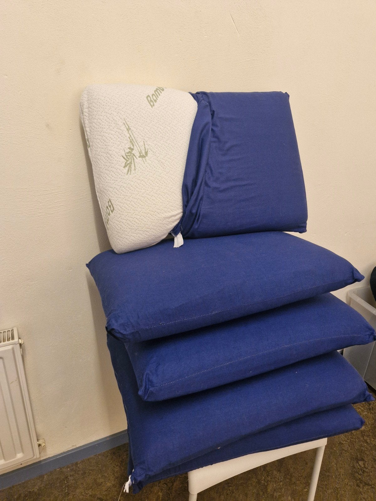 Bamboo hoofdkussen met hoesje, Ophalen of Verzenden, Gebruikt, Blauw, Rechthoekig