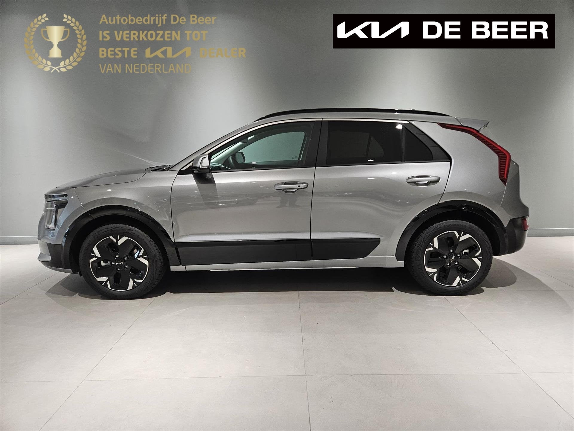KIA e-Niro 64,8 kWh 204pk Aut DynamicPlusLine Navi/ Leer/ Op, Auto's, Gebruikt, Parkeercamera, 1657 kg, 420 min