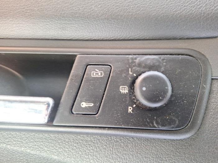 Portierbekleding 4Deurs links-voor van een Volkswagen Touran, Auto-onderdelen, Gebruikt, -, -, -