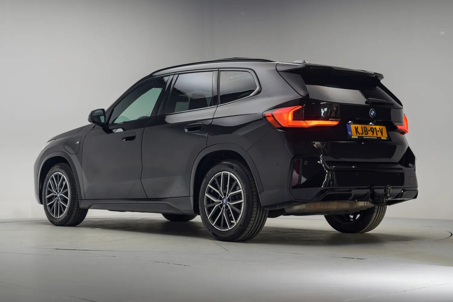 BMW X1 xDrive 30e M Sport High Executive Aut. [ Panorama Tre, Auto's, 150 pk, Zwart, Leder, Bedrijf