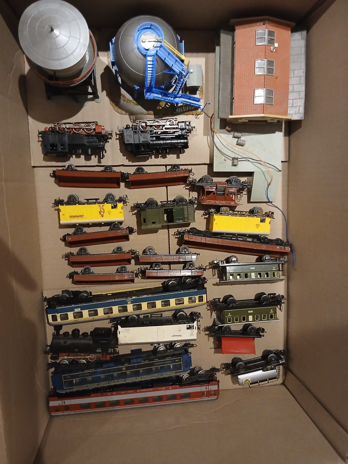 Märklin H0 Treinset met Locomotieven, Wagons en Gebouwen, Hobby en Vrije tijd, Modeltreinen | H0, Wisselstroom, Ophalen of Verzenden