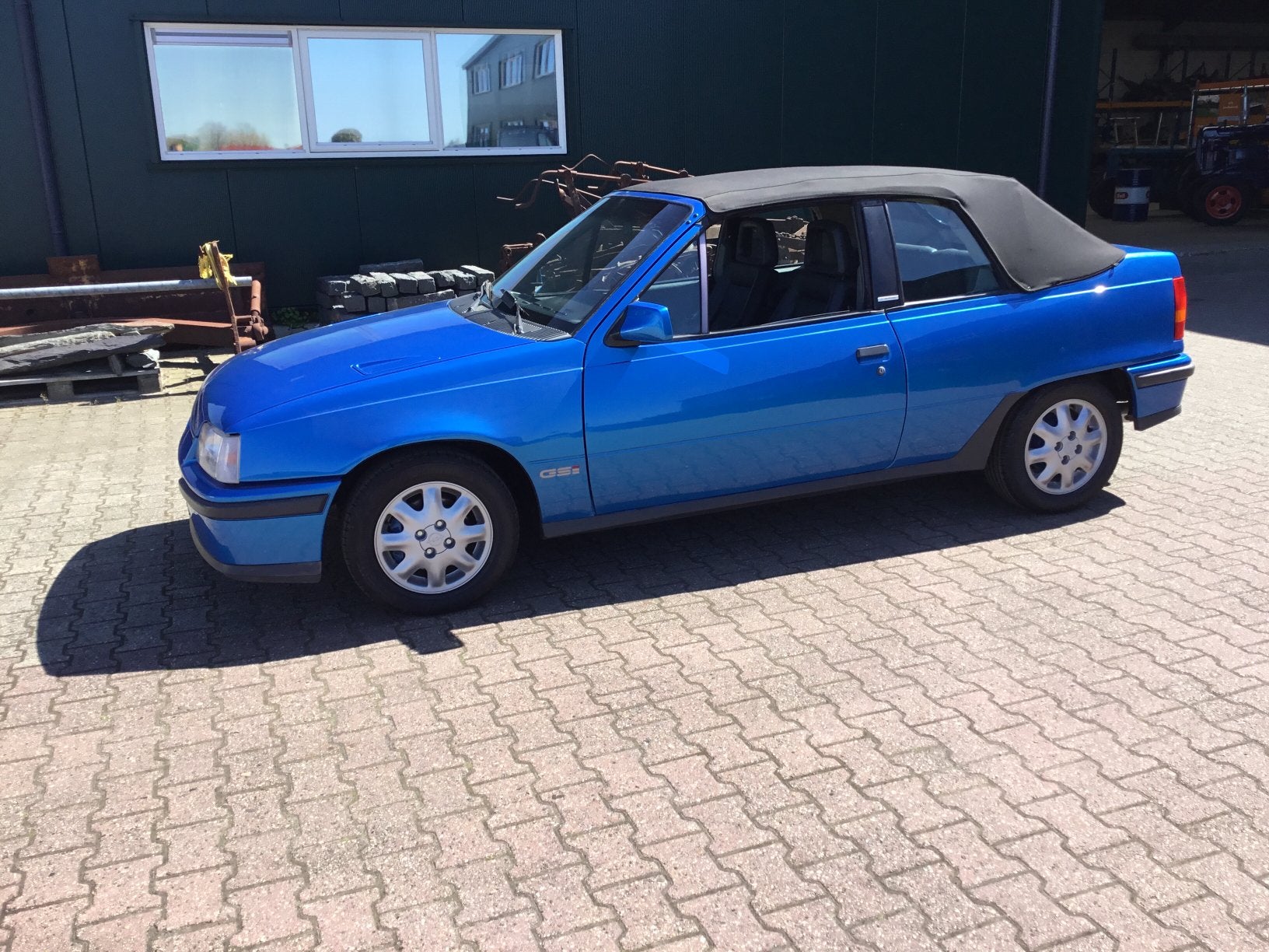 Opel Kadett 2.0 GSI Cabrio K6 1987 Wit, Auto's, Voorwielaandrijving, 1998 cc, 4 cilinders, Blauw