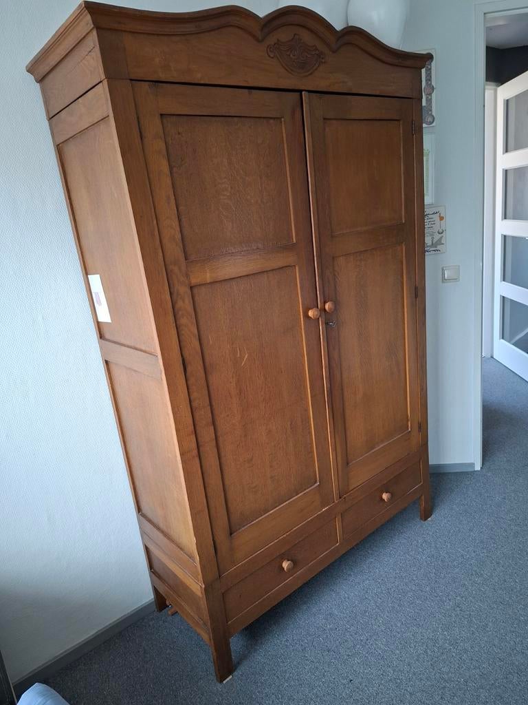Oude degelijke kast, Antiek en Kunst, Antiek | Meubels | Kasten, Ophalen