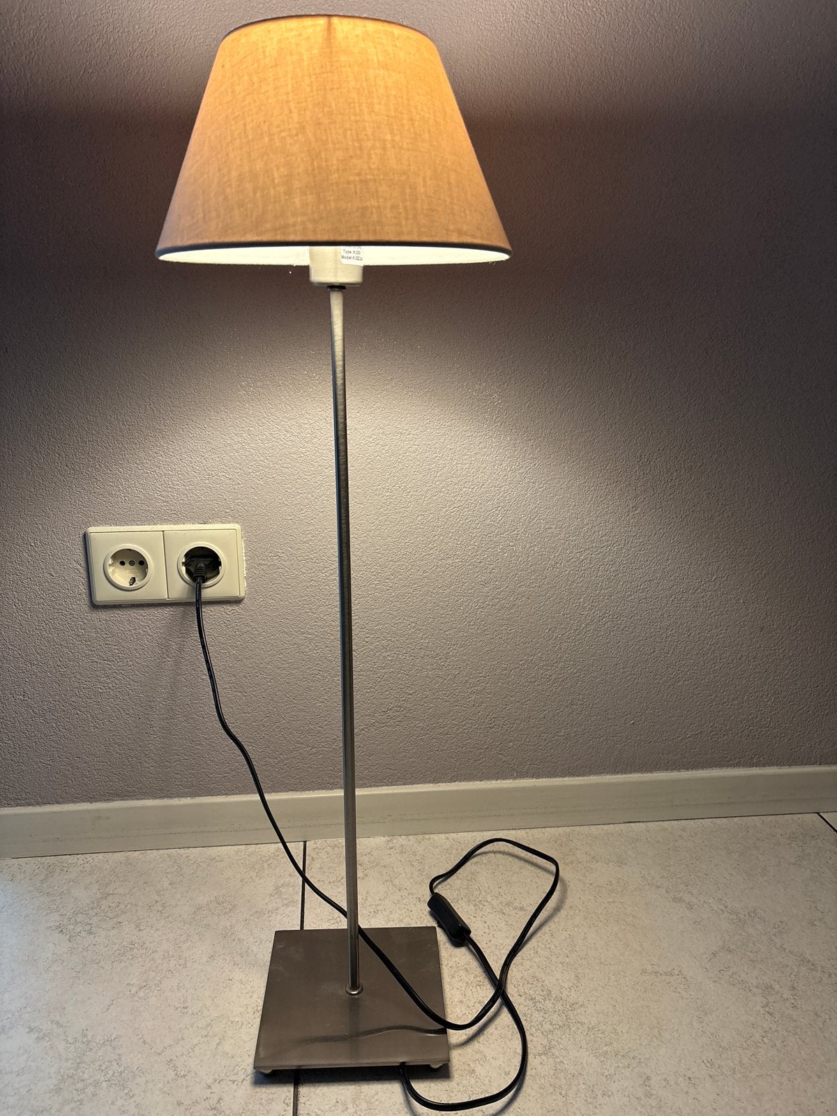 Stijlvolle staande lamp met stoffen kap, Ophalen, Gebruikt, E27 (groot), Metaal