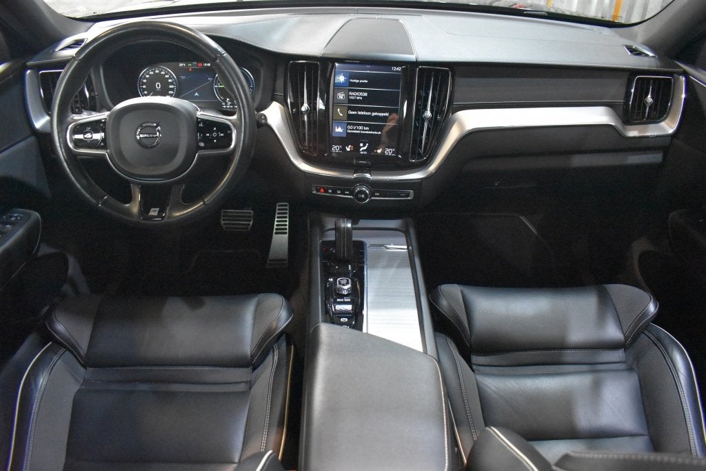 Volvo XC60 T8 390PK R-Design | Trekhaak | 360 | BLIS | Adapt, Auto's, 12 maanden, Gebruikt, Euro 6, 4 cilinders