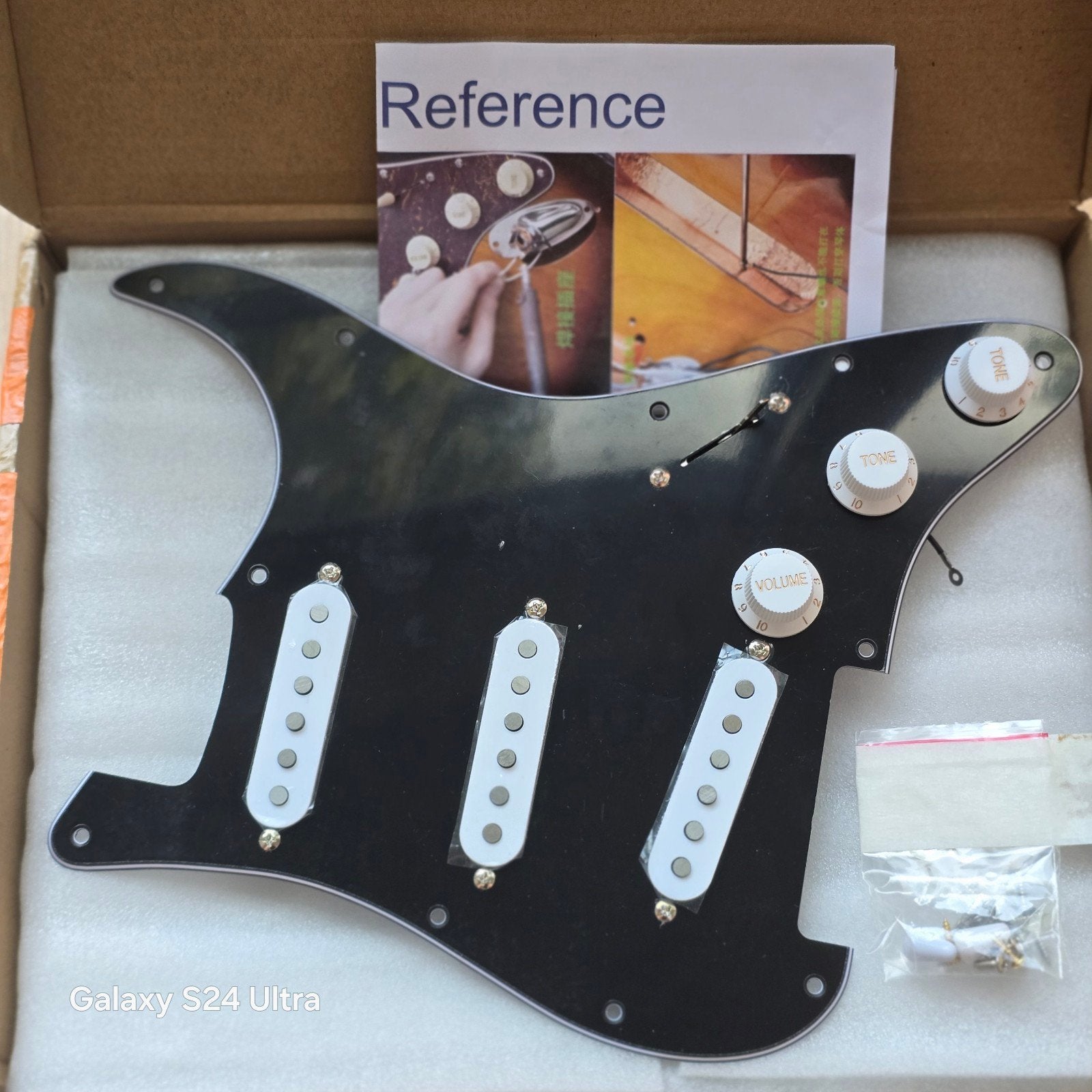 Voorbedrade SSS gitaar slagplaat met pickups, Muziek en Instrumenten, Ophalen of Verzenden, Nieuw, Overige typen, Met (piezo-)element