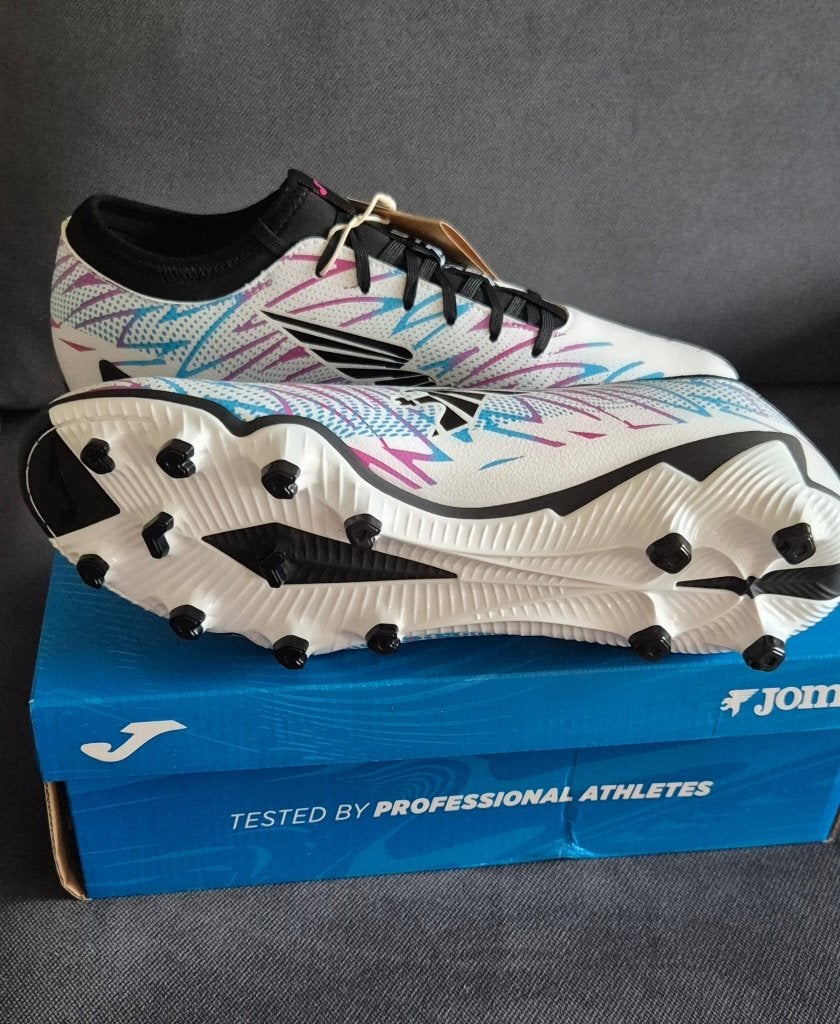 JOMA Striker 2502 white firm ground football boots - Maat 43, Sport en Fitness, Voetbal, Maat XL, Schoenen, Nieuw, Ophalen of Verzenden