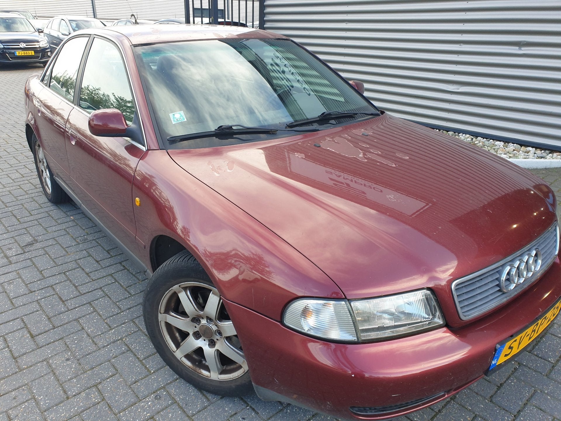 Audi A4 Limousine 1.6 Advance, 4 cilinders, Handgeschakeld, Grijs, Sedan