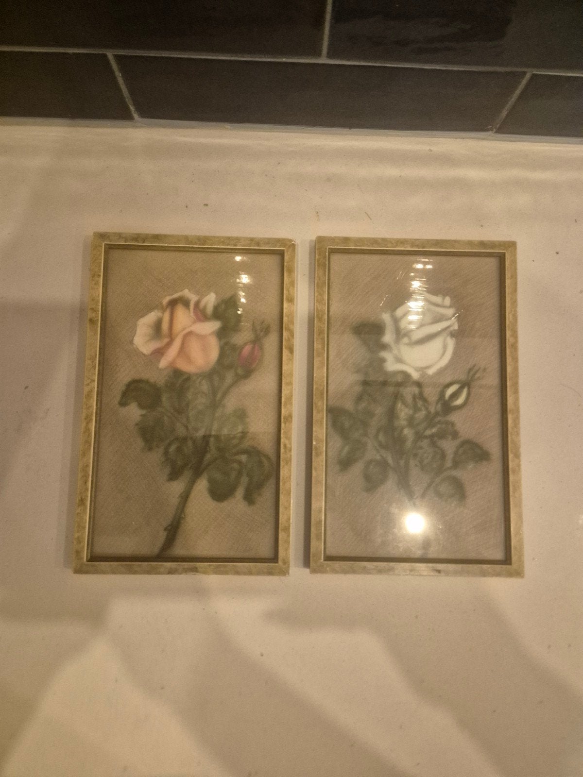 Set van 2 vintage rozen prints in lijst, Minder dan 50 cm, Gebruikt, Ophalen of Verzenden, Print