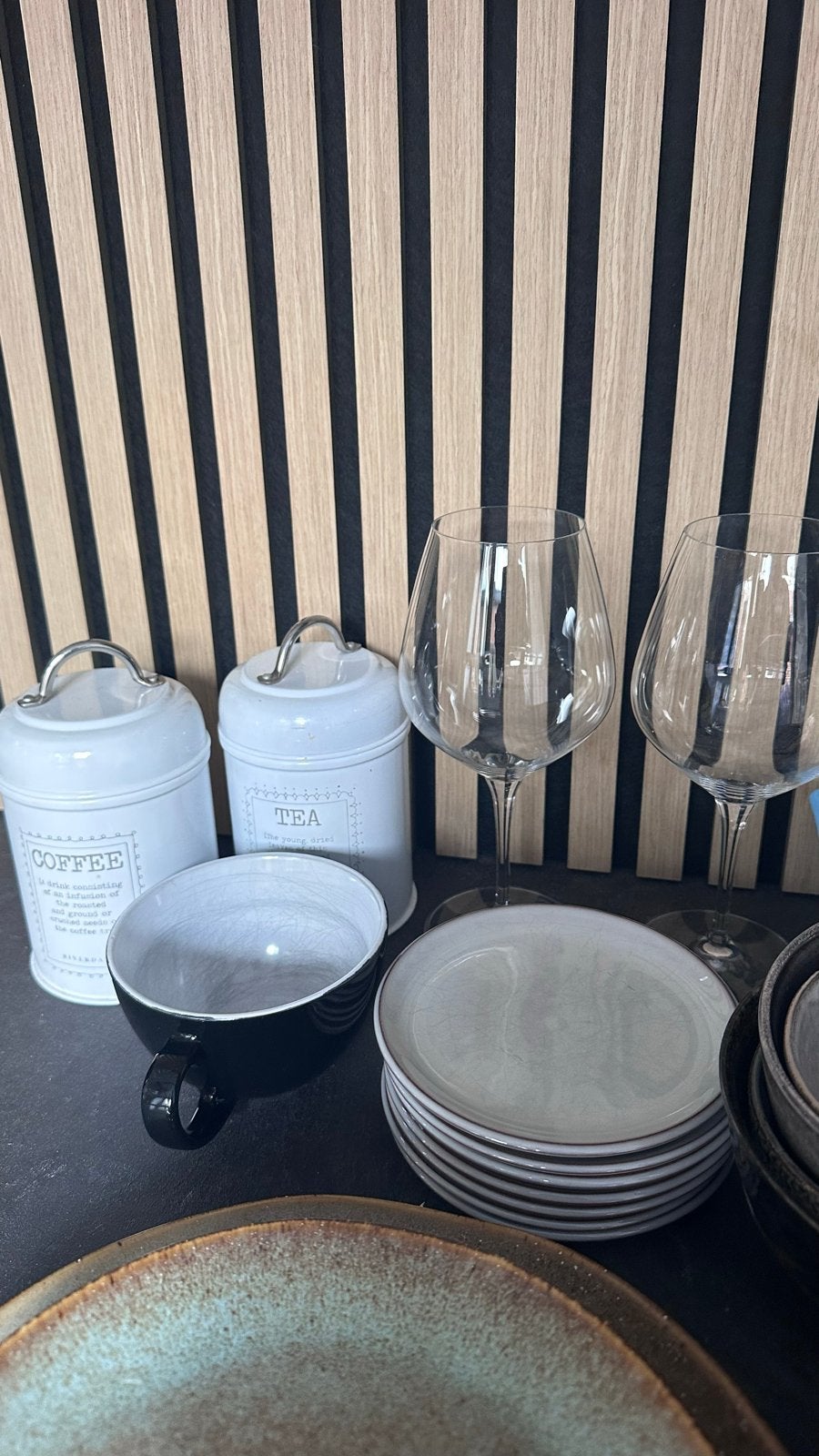 Servies set: Borden, schaaltjes, soepkommen, wijnglazen, sus, Ophalen, Gebruikt, Keramiek, Modern