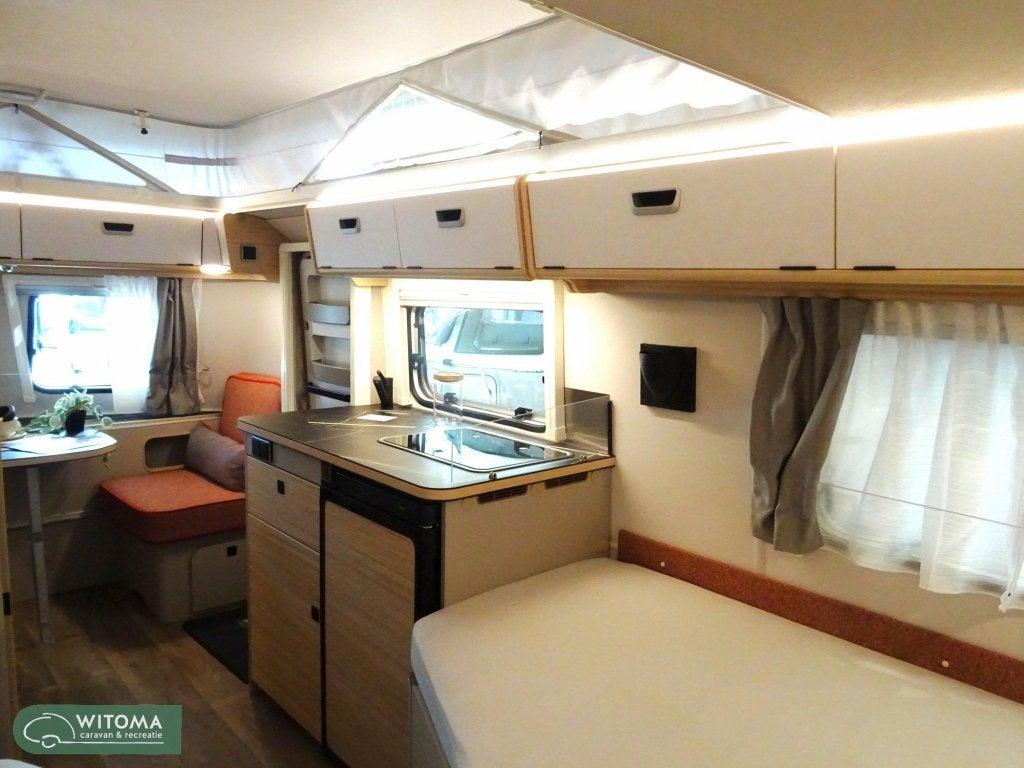 Eriba Touring 542 Nu met gratis mover, Caravans en Kamperen, Caravans, Standaardzit, Bedrijf, Tot en met 3, Overige typen