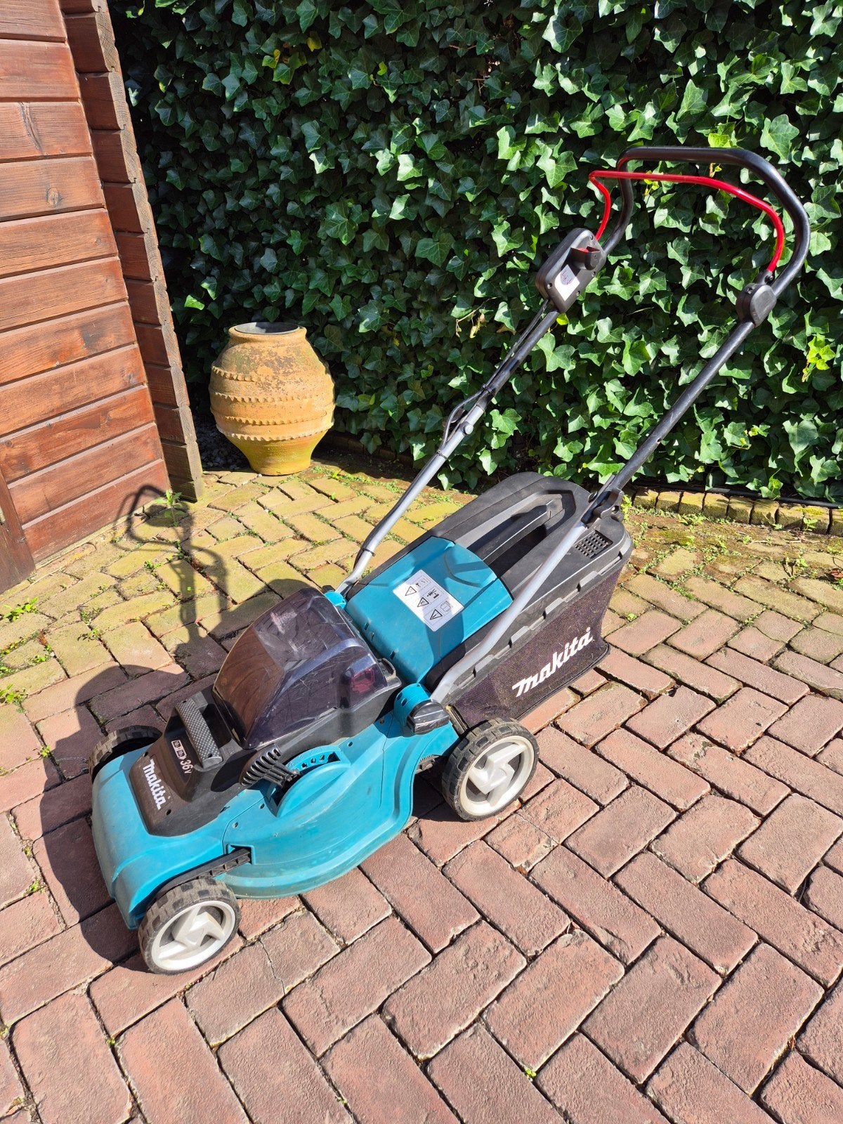 Grasmaaier Makita (zo goed als nieuw staat!), Ophalen, Zo goed als nieuw