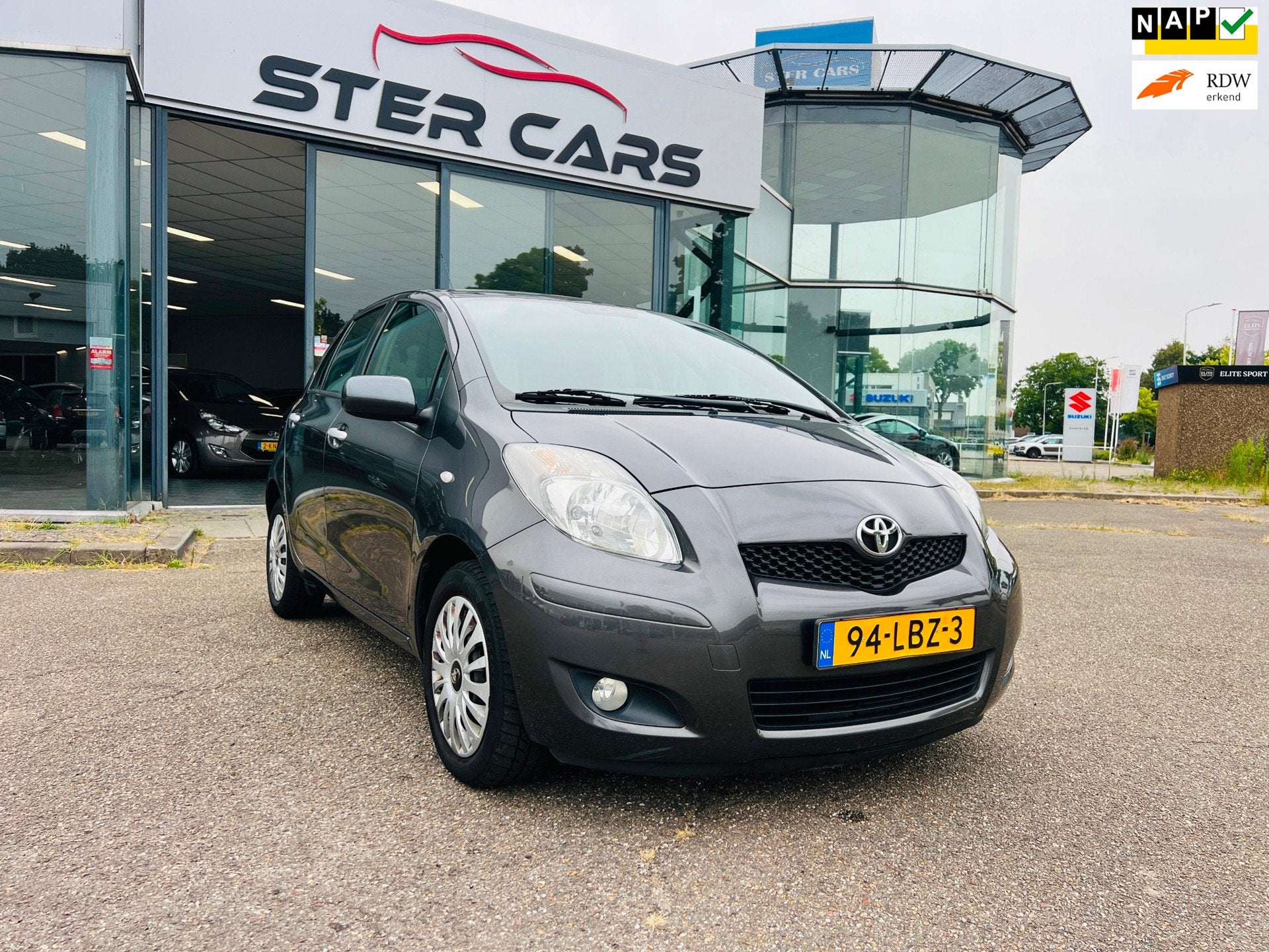 Toyota Yaris 1.3 VVTi Aspiration|Automaat|Airco|5 Duers|NAP|, Auto's, Automatische klimaatregeling, 101 pk, 750 kg, 4 cilinders