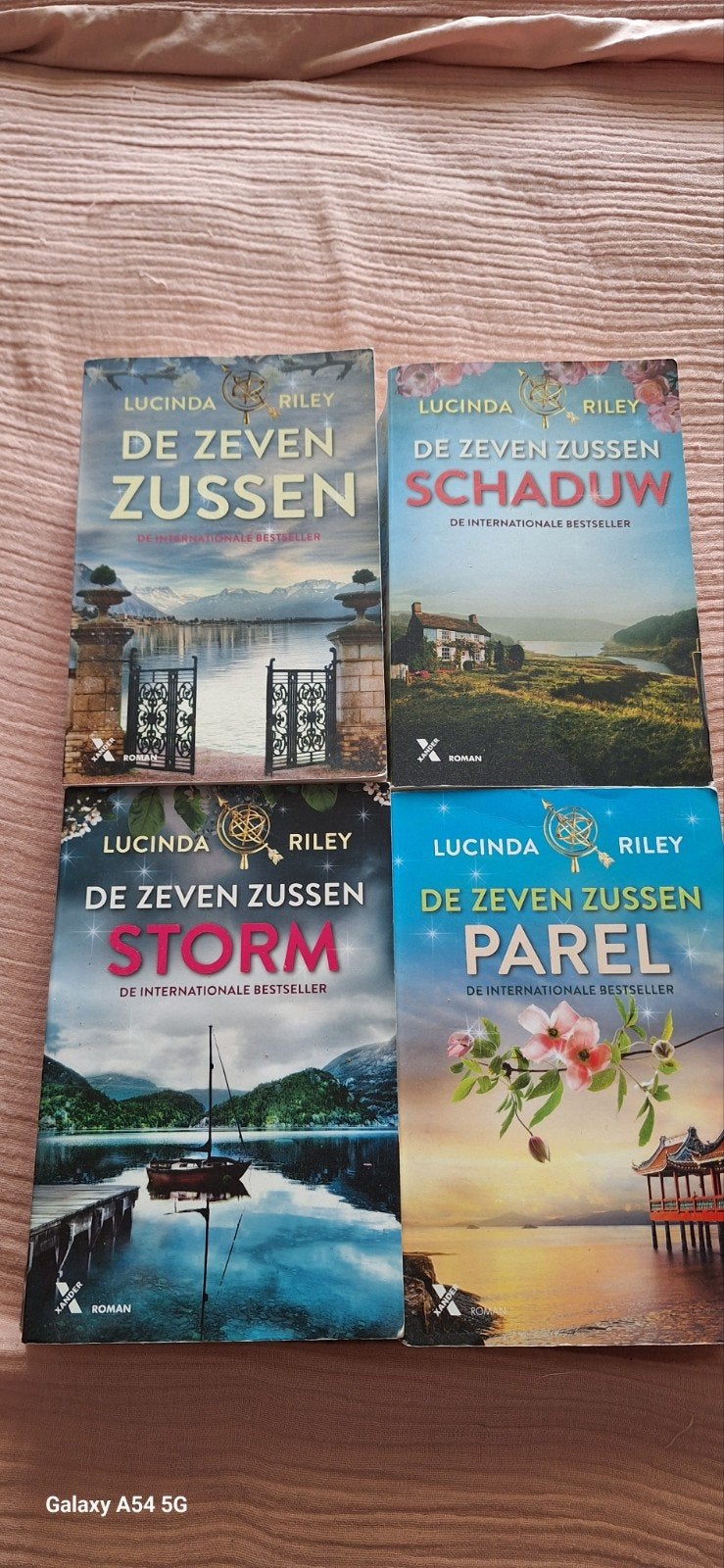De Zeven Zussen serie - Lucinda Riley (8 boeken), Ophalen of Verzenden, Zo goed als nieuw, Lucinda Riley, Nederland