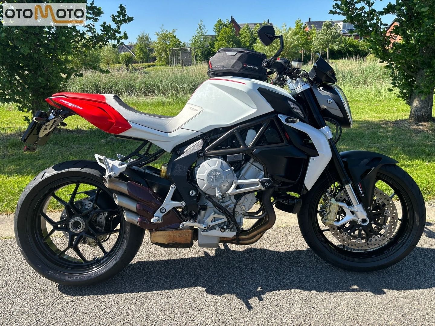 MV AGUSTA BRUTALE 800 (bj 2015), Motorrijbewijs A, Bedrijf, Meer dan 35 kW, 798 cc