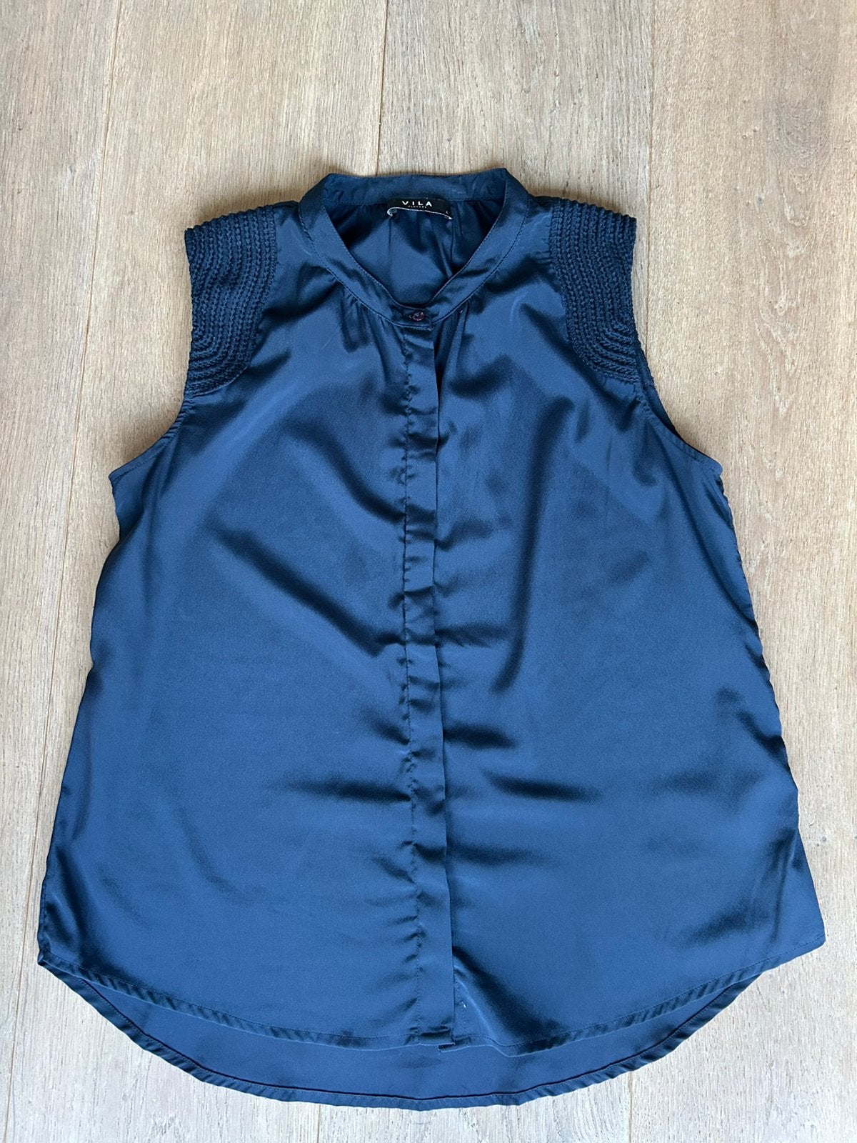 Top van Vila Maat L, Kleding | Dames, Ophalen of Verzenden, Zo goed als nieuw, Maat 38/40 (M), Korte mouw