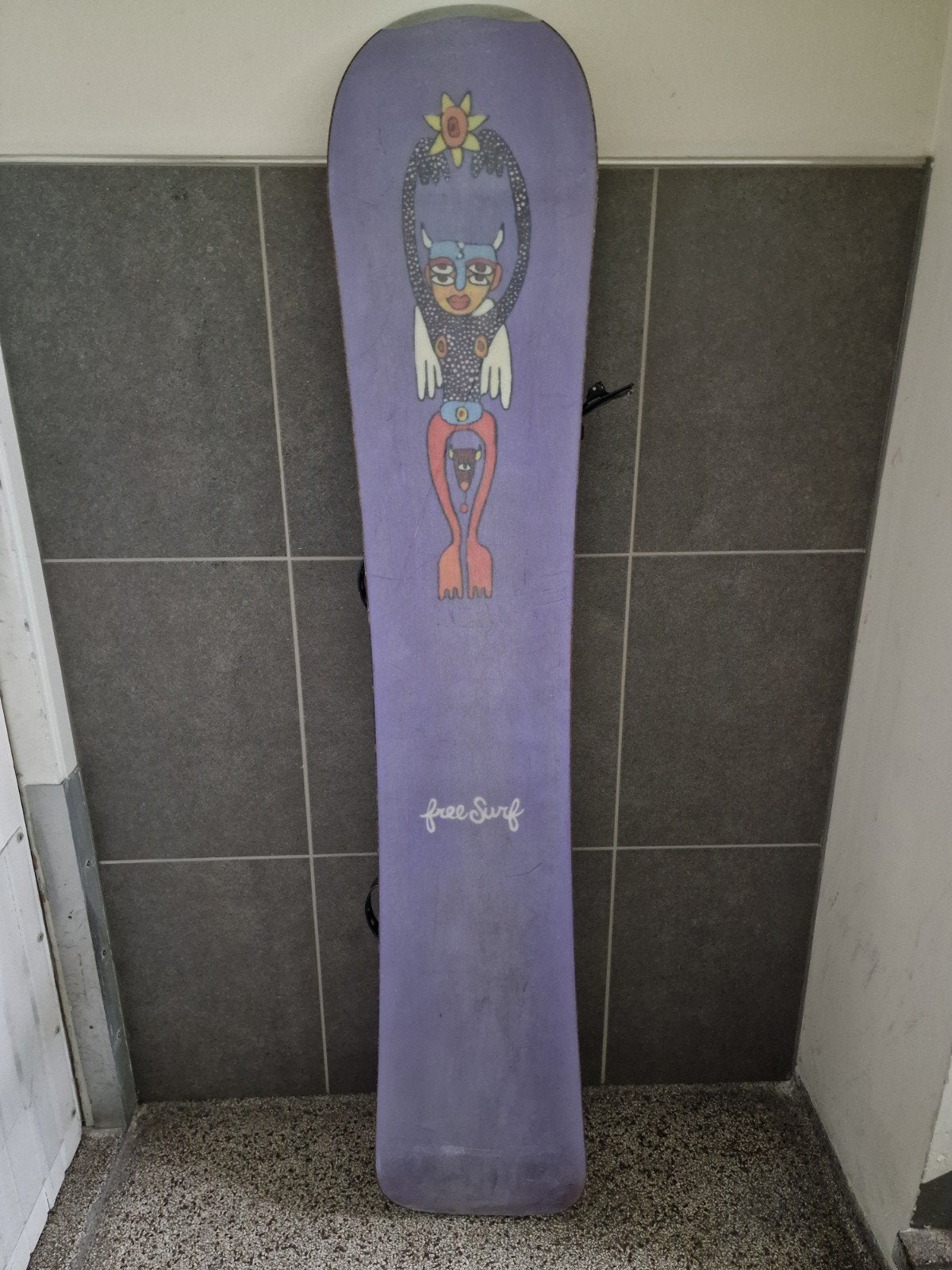 Snowboard. 25-29 cm breed, 155 cm lang, Sport en Fitness, Snowboarden, Ophalen, Zo goed als nieuw, Board