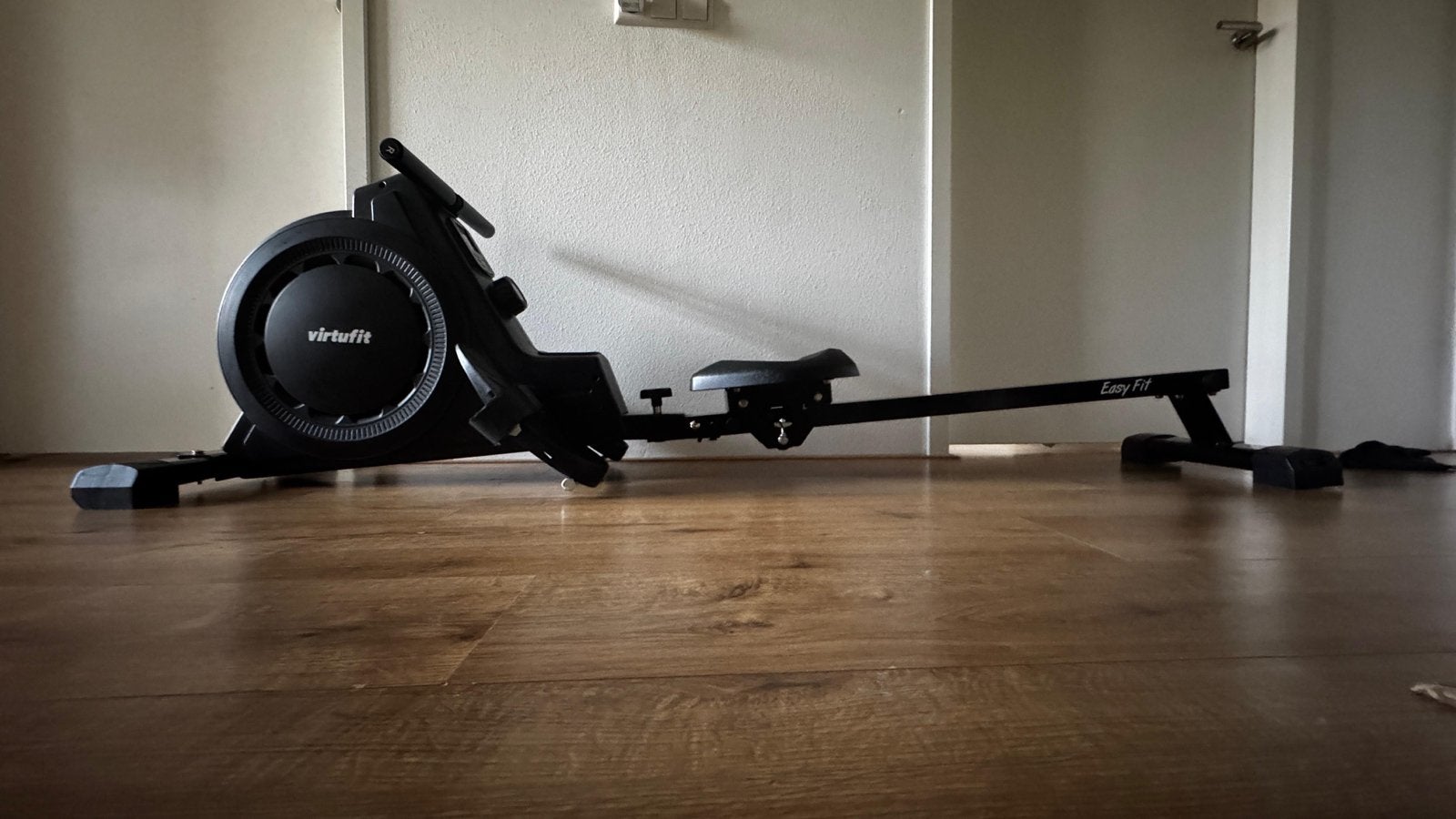 Gloednieuwe VirtuFit Roeimachine - Perfect voor Thuis, Sport en Fitness, Fitnessapparatuur, Ophalen, Metaal, Roeitrainer, Armen