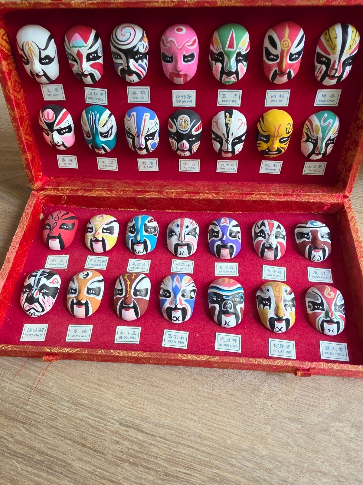 Set van 24 Chinese Opera Maskers in Doos, Ophalen of Verzenden, Gebruikt
